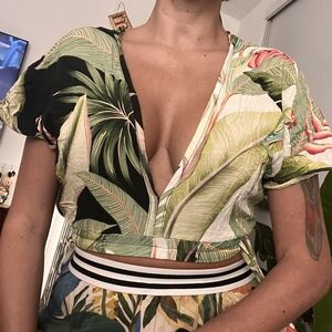 Floral V-Neck Crop Top